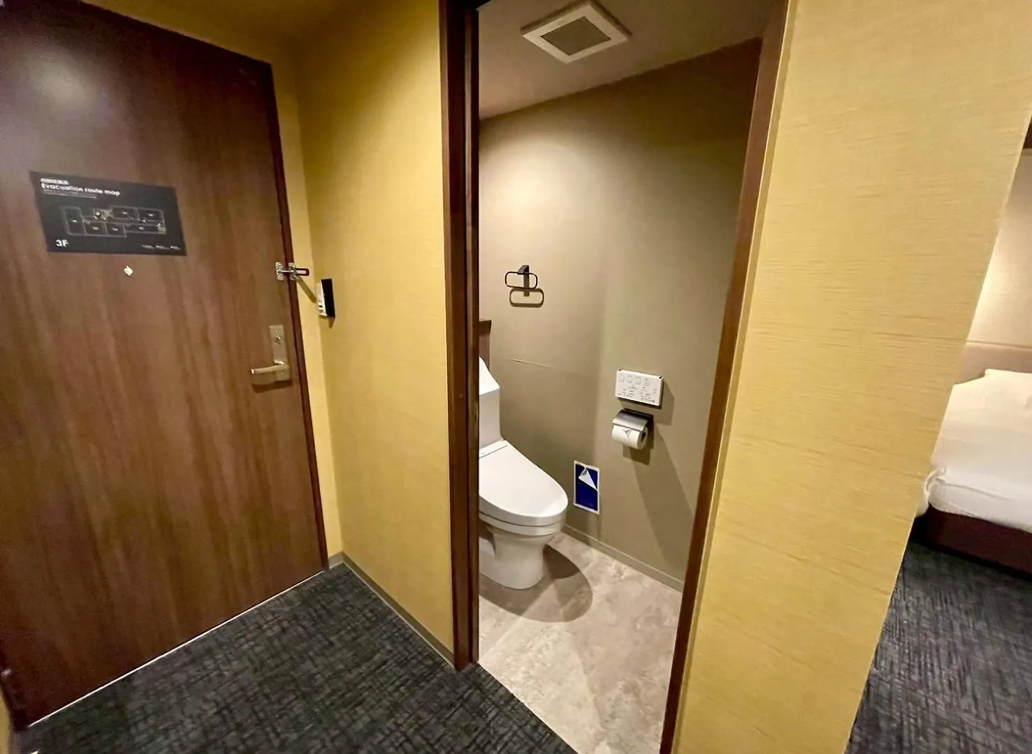 Madoka Kyoto Station West Hotell