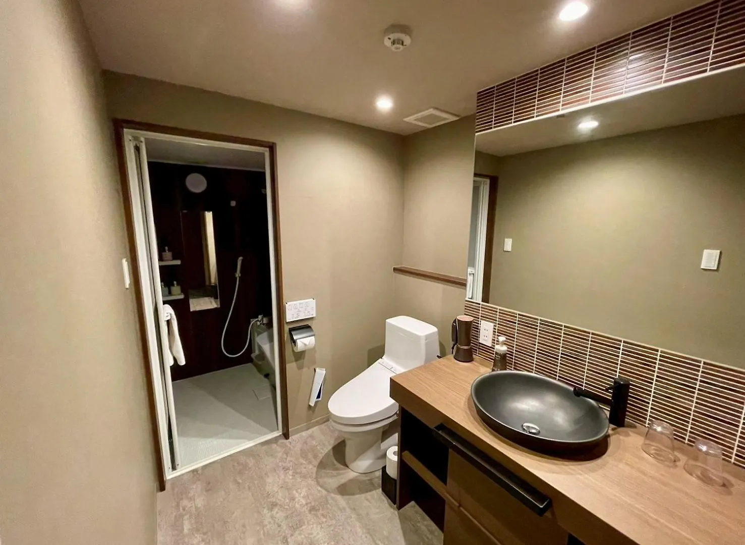 Madoka Kyoto Station West Hotell